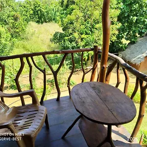 Rock Gate Tree House Sigiriya